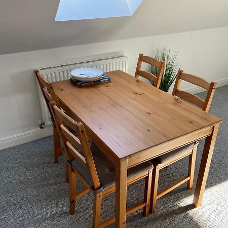 Swanage Holiday Penthouse Apartment, Moments From Beach And Town, On Site Parking, Fast Wifi, Sleeps Up To 6, Rated Exceptional Zewnętrze zdjęcie